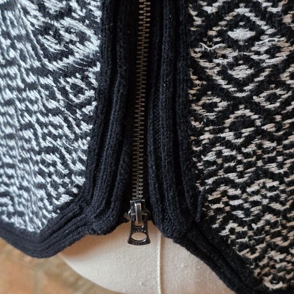 Lucky Brand Black and White Pullover Cowl Neck Sweater Size S Lagenlook - Picture 3 of 5